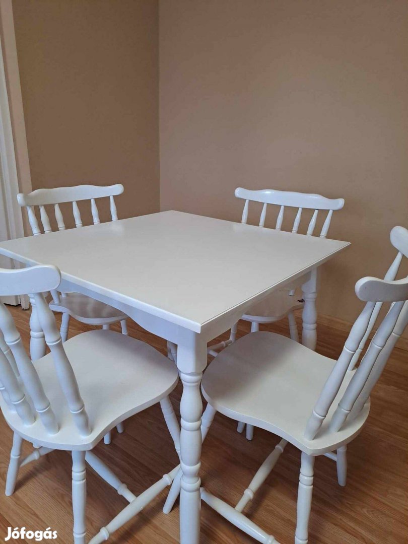 [Elkelt] Fehér fa étkezőasztal (80x80) 4 székkel